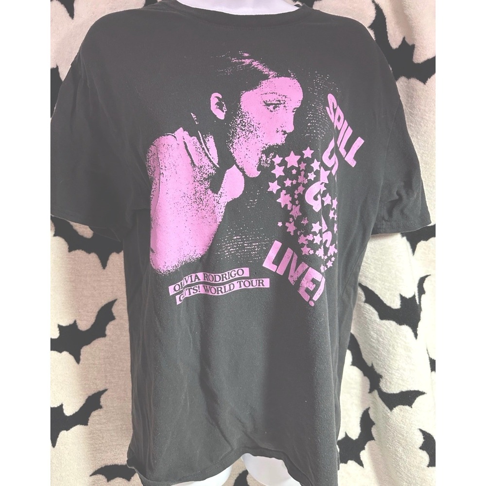 Official Olivia, Rodrigo,  Guts ! world tour T-shirt size medium!